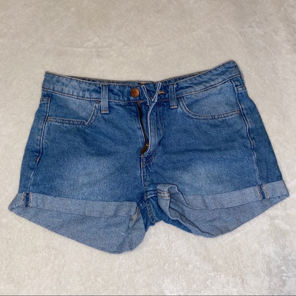 H&M REGULAR WAIST DENIM SHORTS